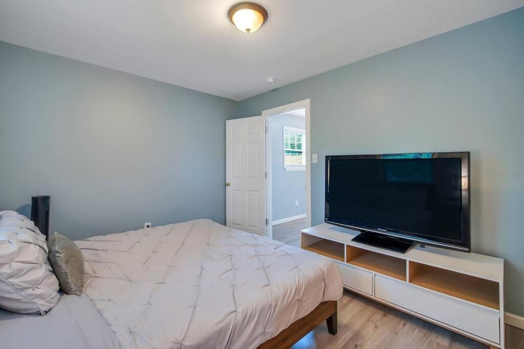 New Cheerful Renovated Home - 5 Min To Downtown! Savannah Exteriér fotografie